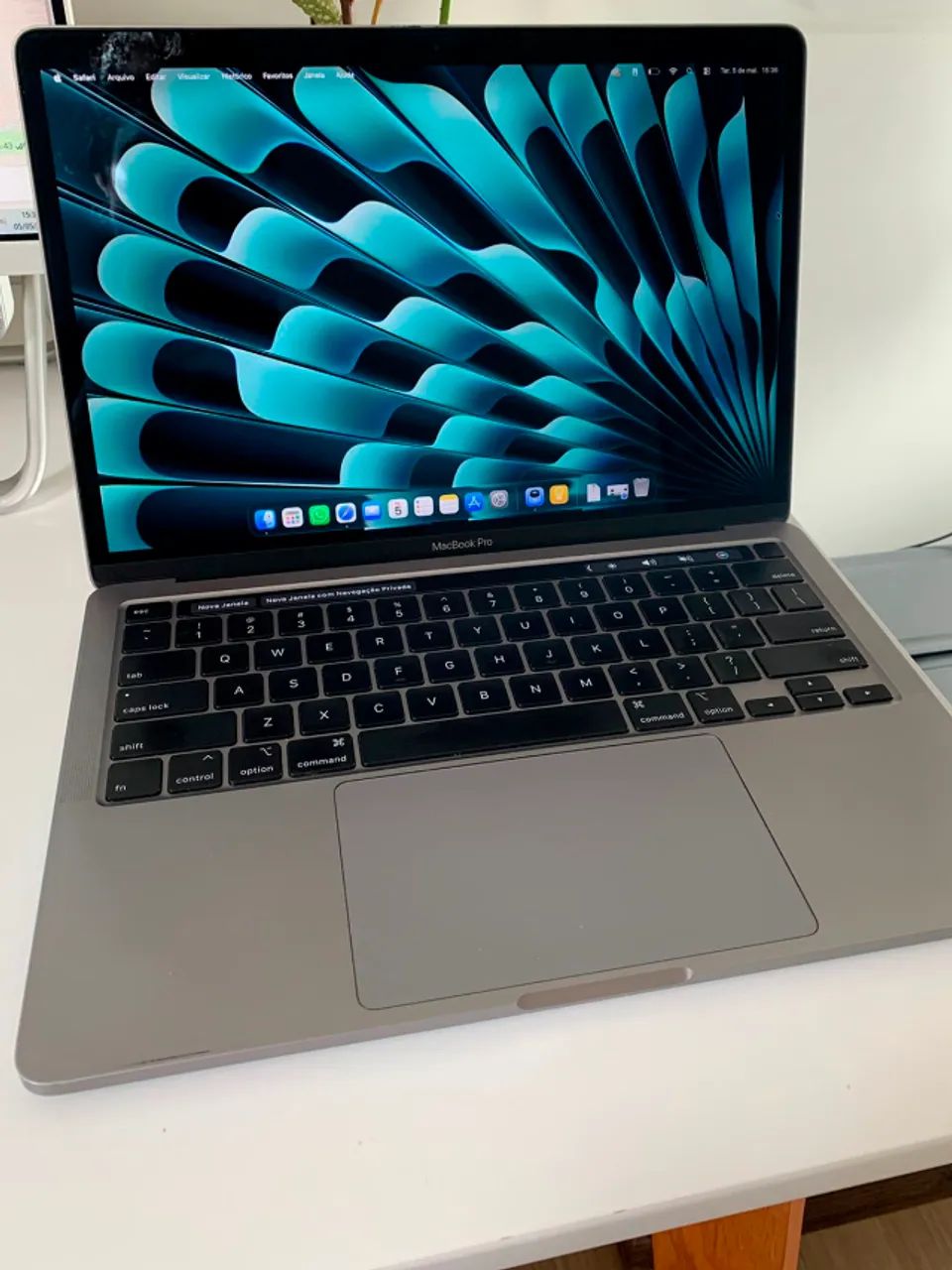 MacBook Pro 13インチ 2020 i7-16GB-512GB（319 MacBook Pro (13 polegadas, 2020, quatro portas Thunderbolt 3