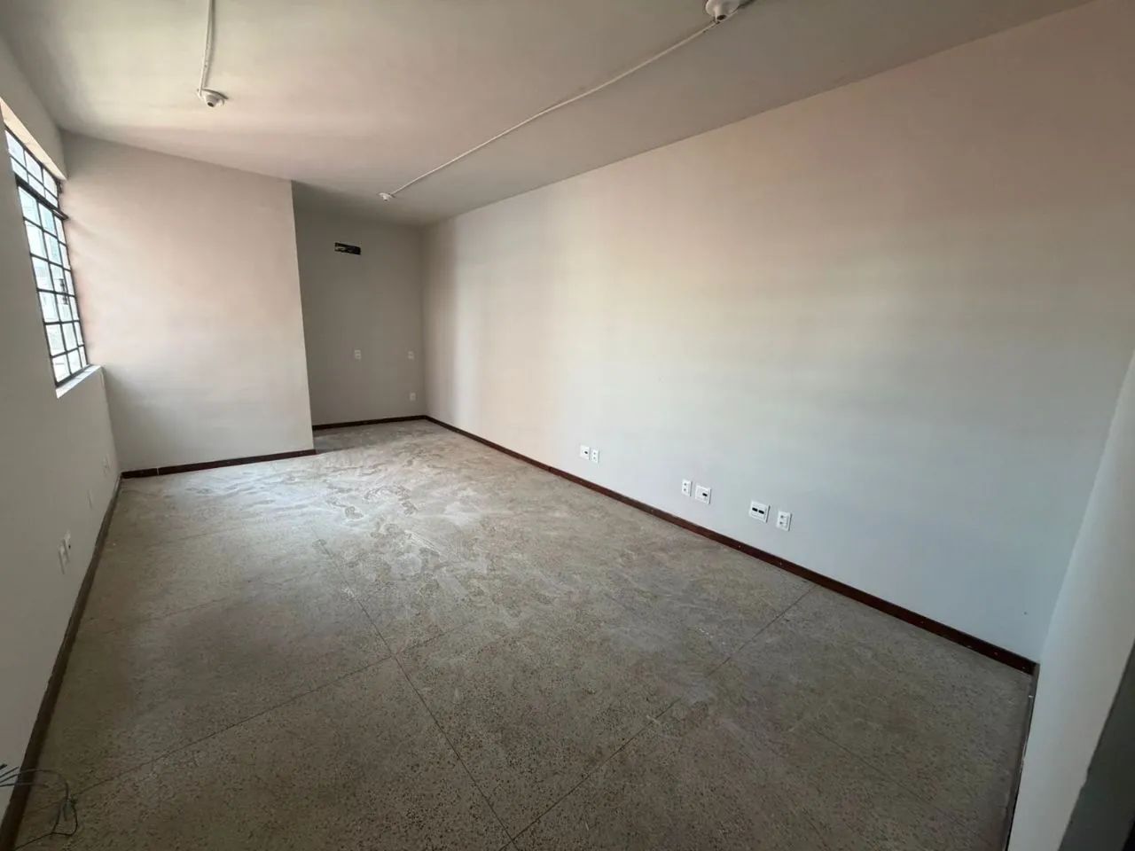 SALA COMERCIAL DE 25M² COM 1 VAGA DE GARAGEM. ÓTIMA LOCALIZAÇÃO! - Foto 4
