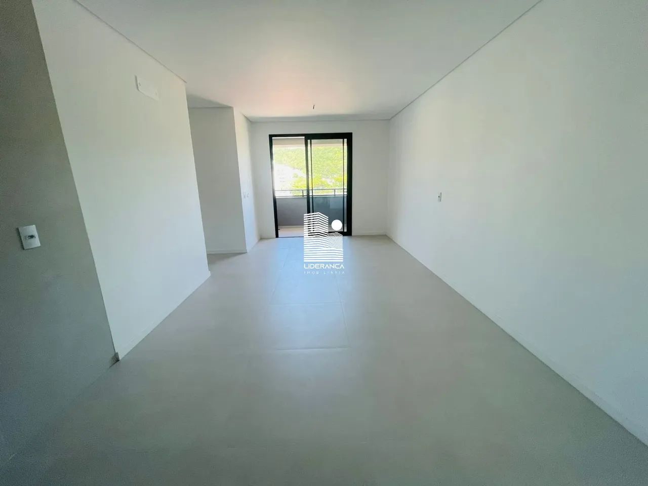 Apartamento, Saco Grande, 02 Dormitórios/01 Suíte