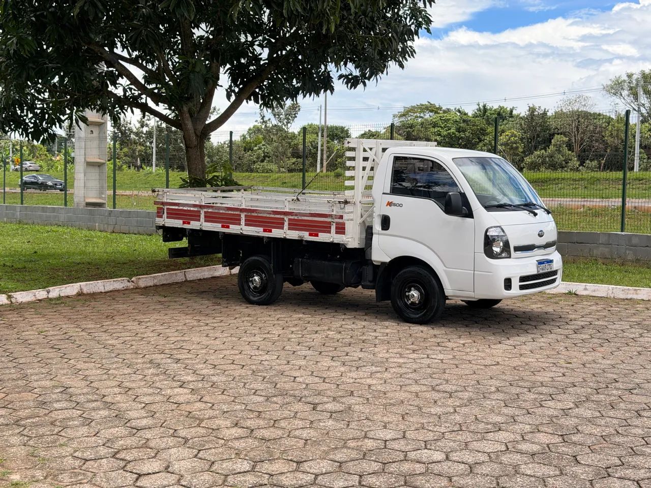 Kia Motors Bongo K-2500 2.5 4X2 TB Diesel 2015