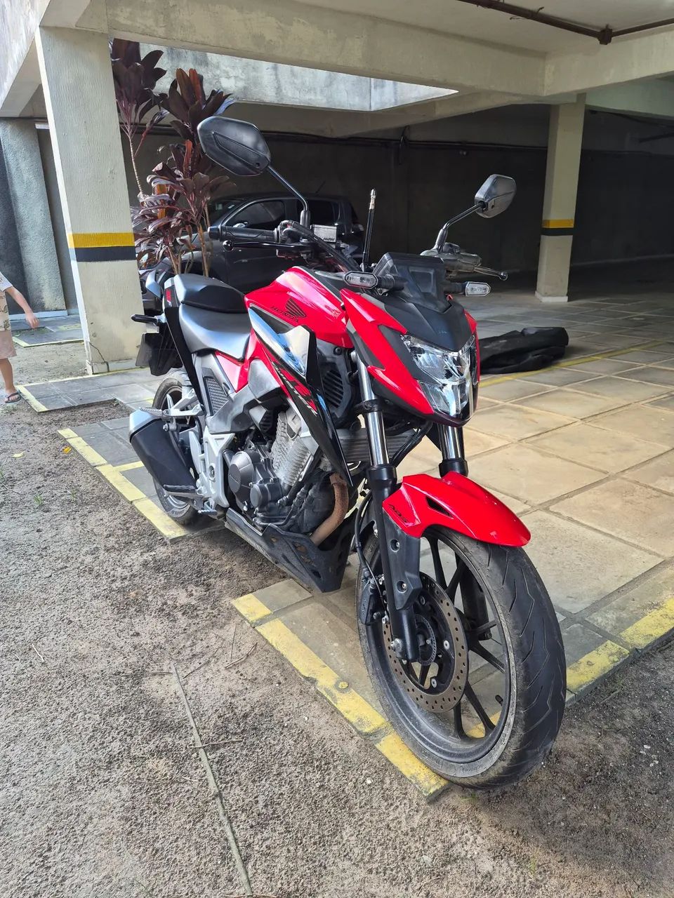 CB 300F Twister ABS - Foto 4