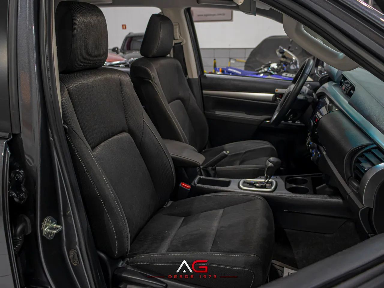 Toyota Hilux CD SR 4x4 2.8 TDI Diesel Aut., foto 11 de 19