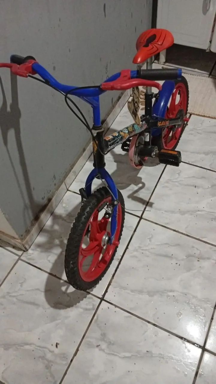 Vendo uma bicicleta infantil aro16 - Foto 3