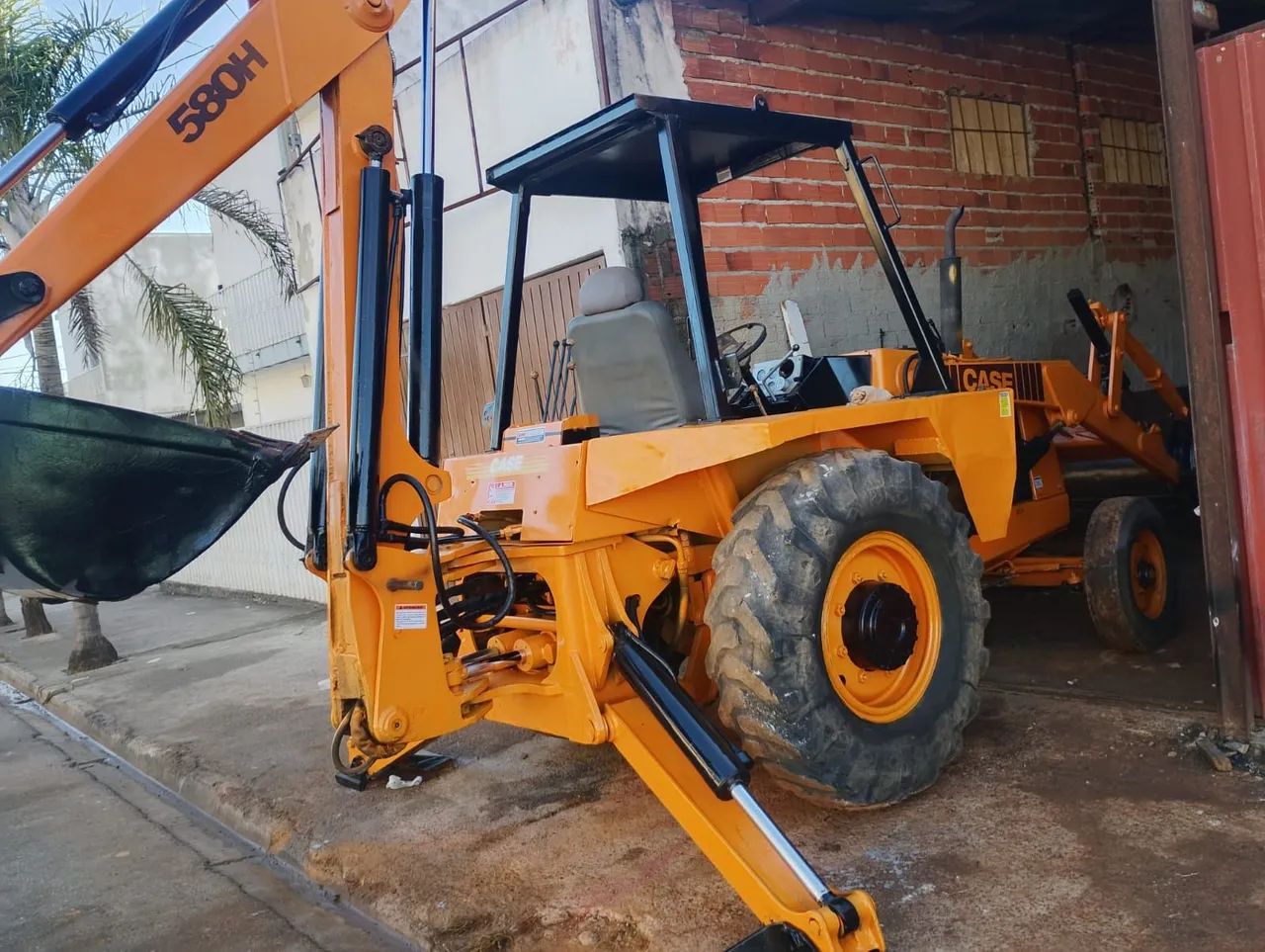 Retro escavadeira 580H - Foto 3