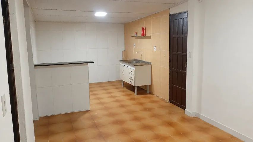 Apartamento 4º andar 2/4 + área de serviço