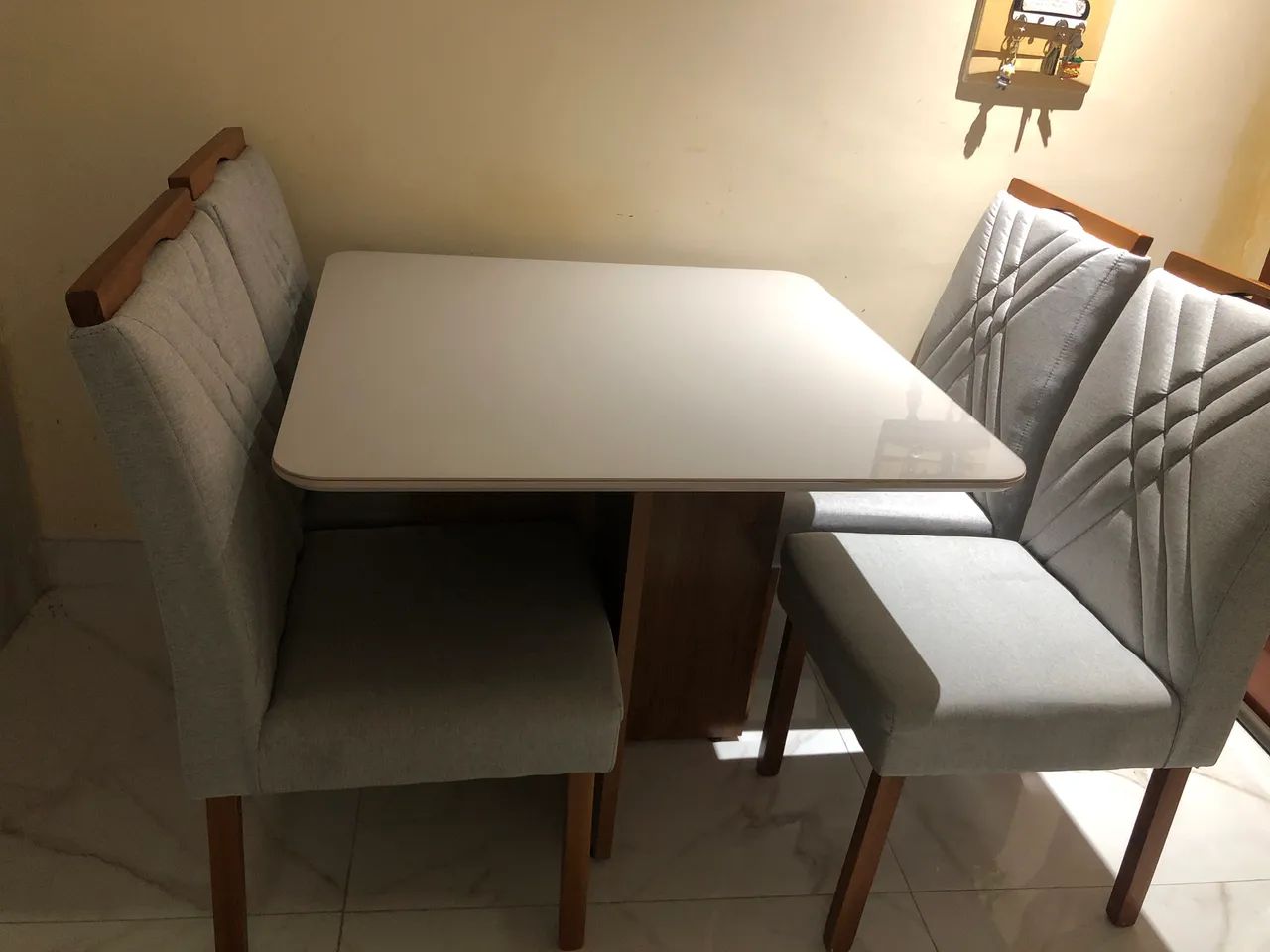 Mesa nova 3 meses de uso 
