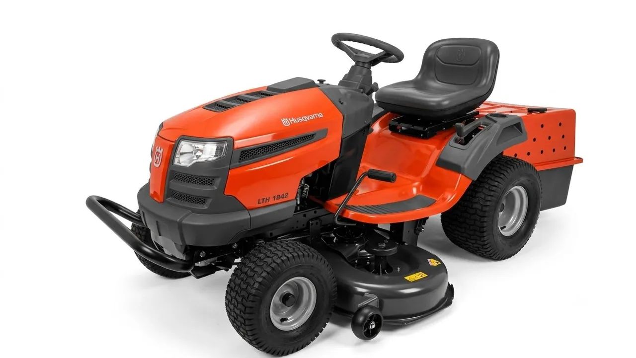 Trator Cortador De Grama Husqvarna LTH 1842 - 18HP Hidrostático ano 2013(Excelente Estado)