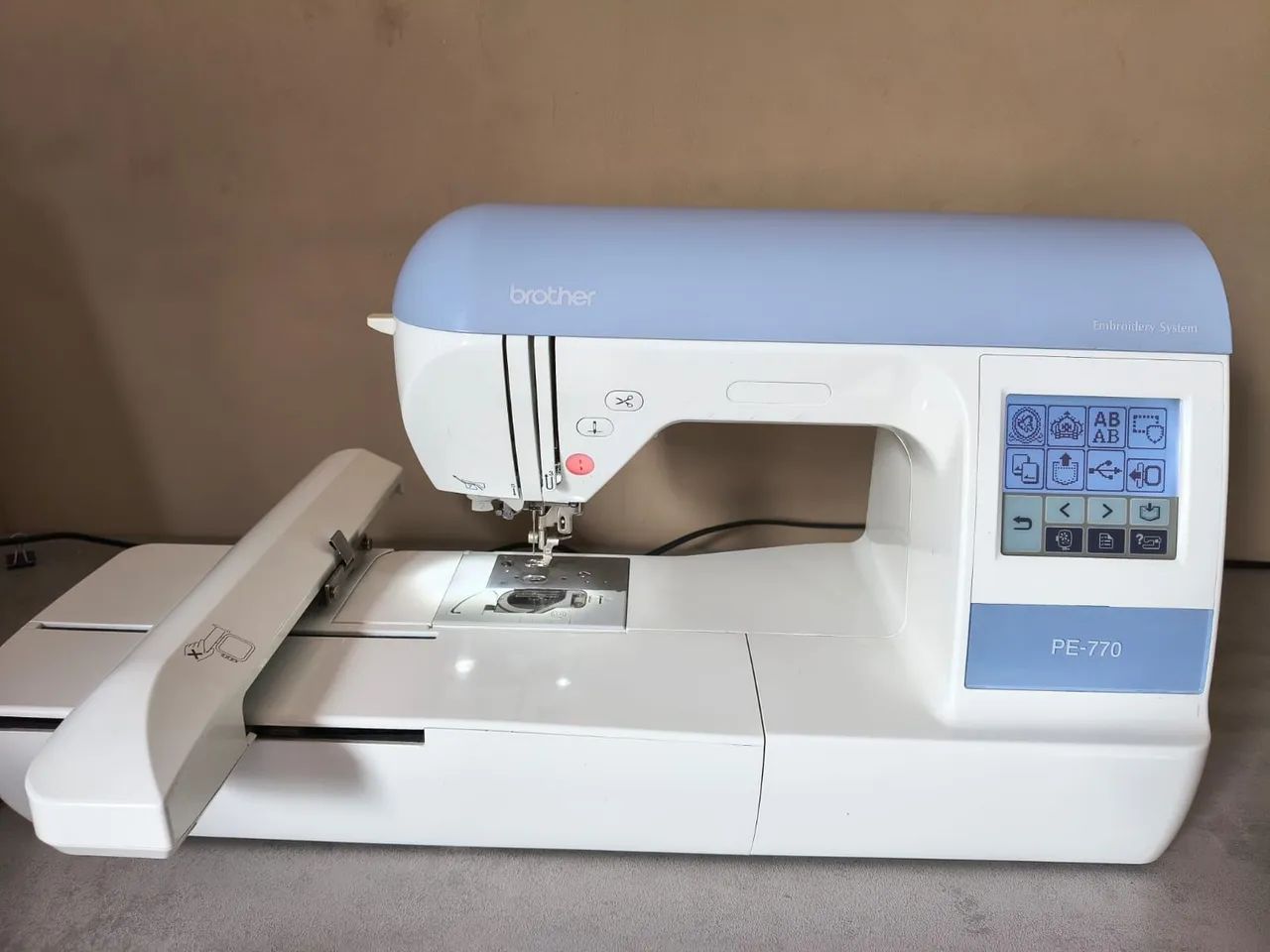 Bordadeira Brother PE-770