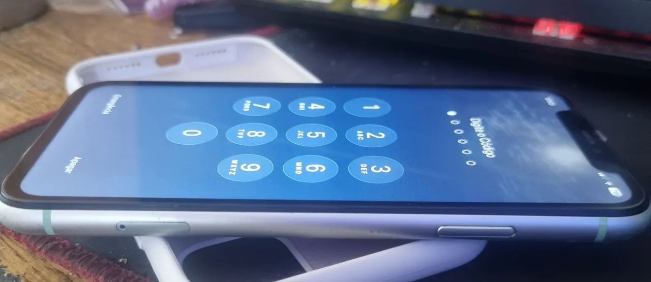 iPhone 11 todo bom pra vender logo - Foto 2