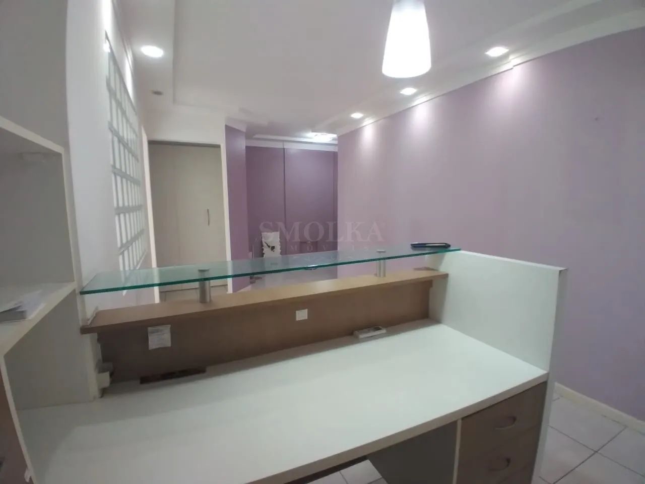 Sala comercial mobiliada 100m² no Centro, 3 repartições, recepção e 1 vaga - Foto 5