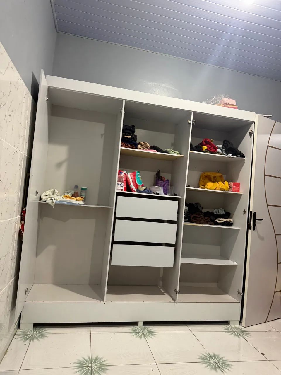 Guarda roupa que virou closet 