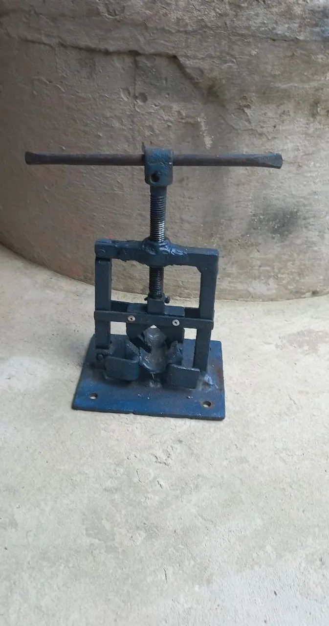 Torno morsa para canos - Foto 2