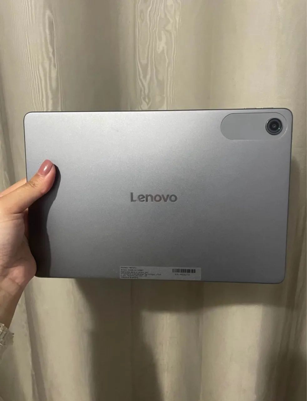 ? Tablet Lenovo Tab 4G 64GB + teclado + acessórios - Foto 2