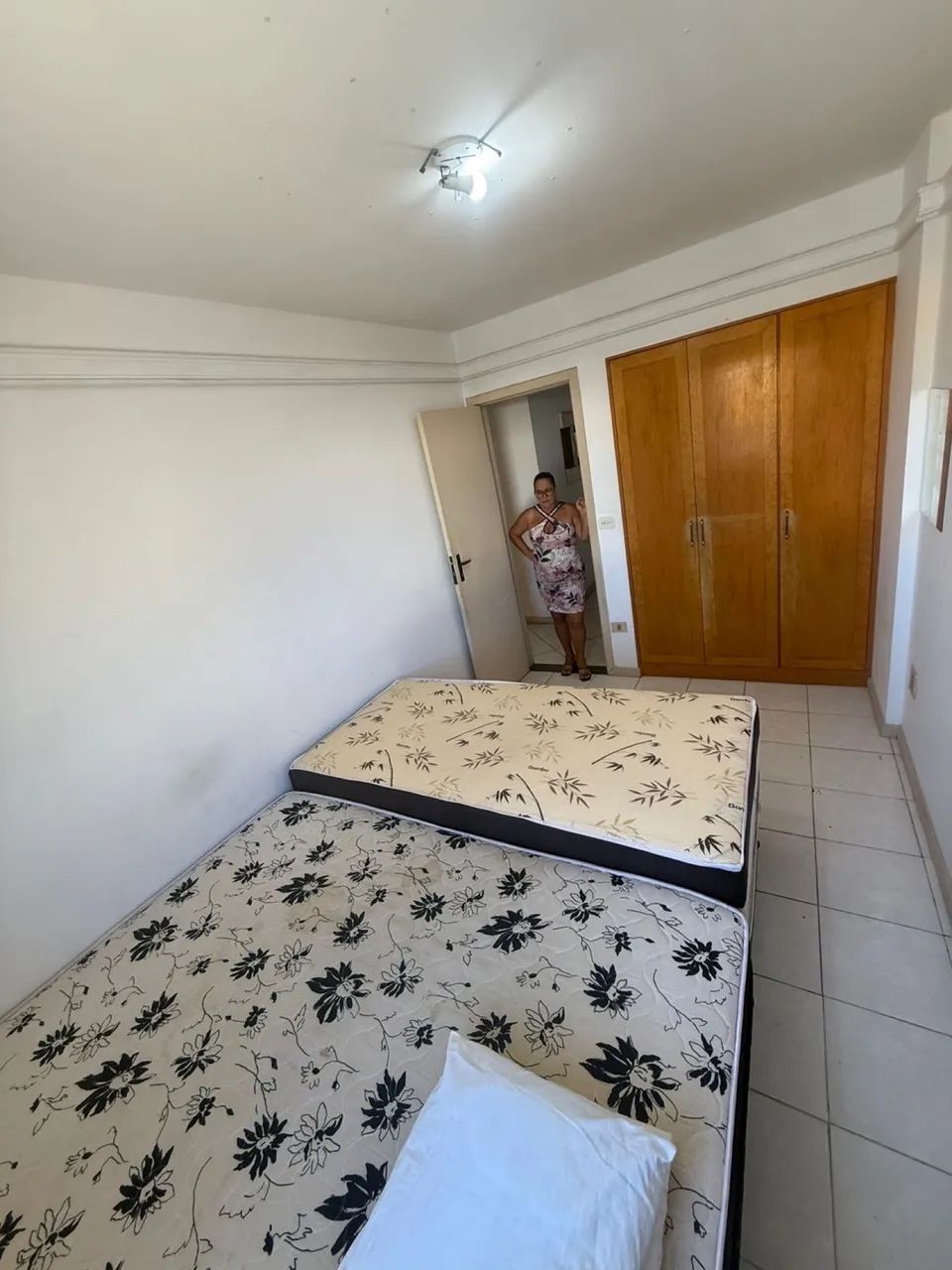 Alugo quarto para MULHER - Foto 3