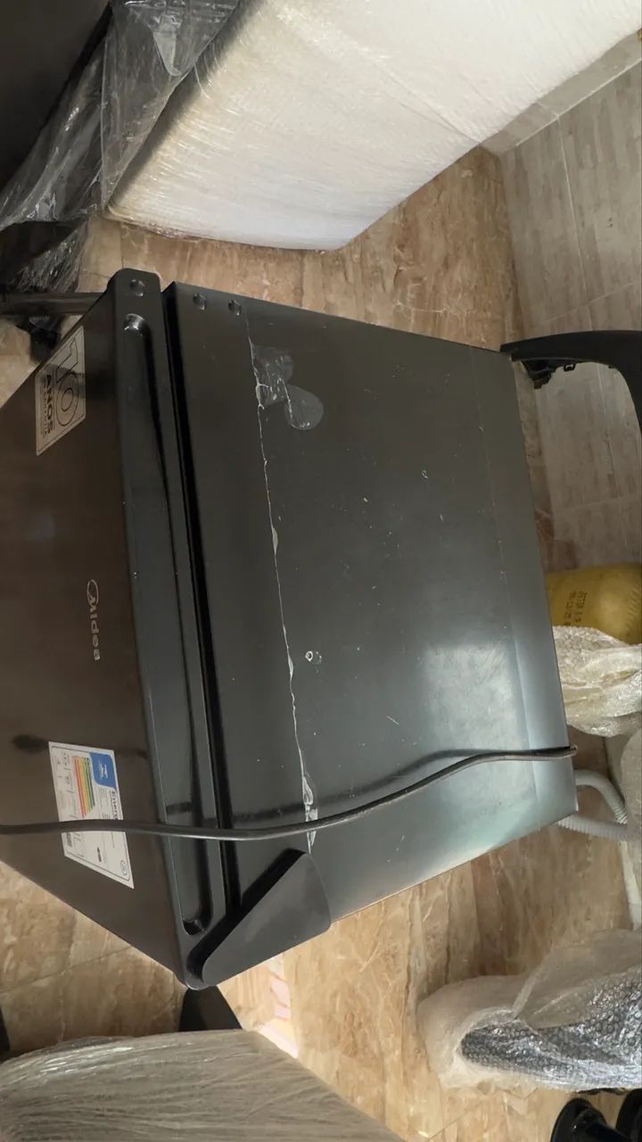 Frigobar Midea 93L Preto 127V 