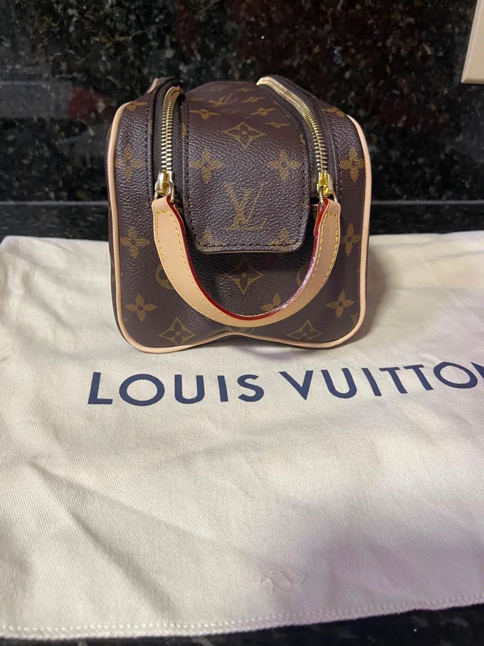 Nécessaire Louis Vuitton 