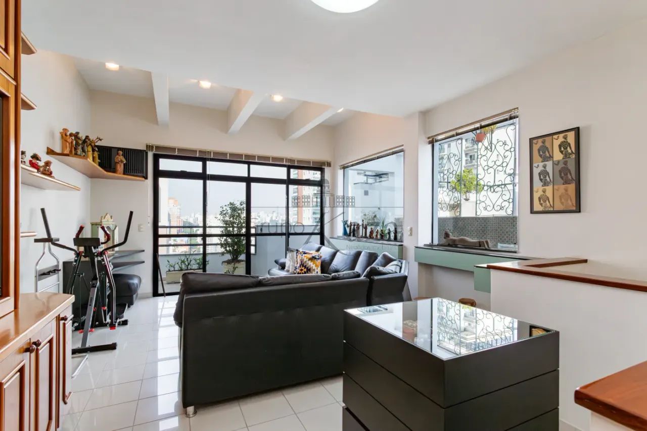 Apartamento Cobertura - Perdizes - 3 Dormitórios - 186m².