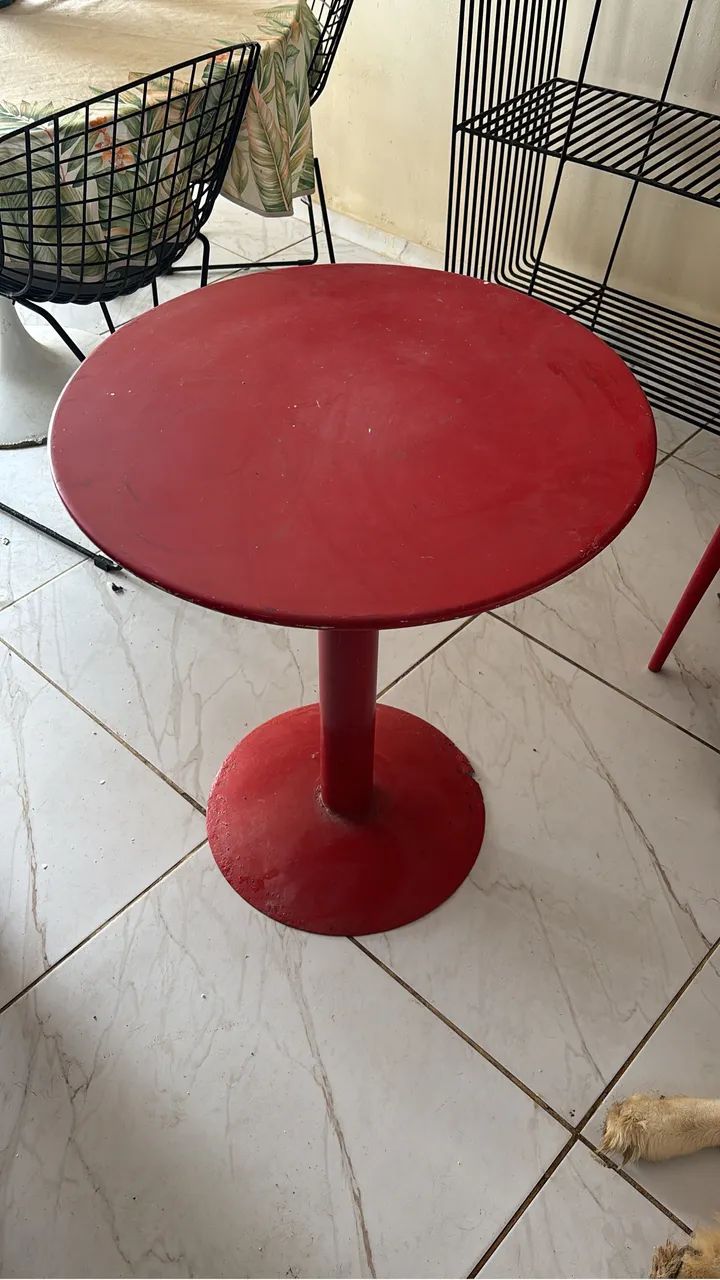 Mesa redonda de ferro 