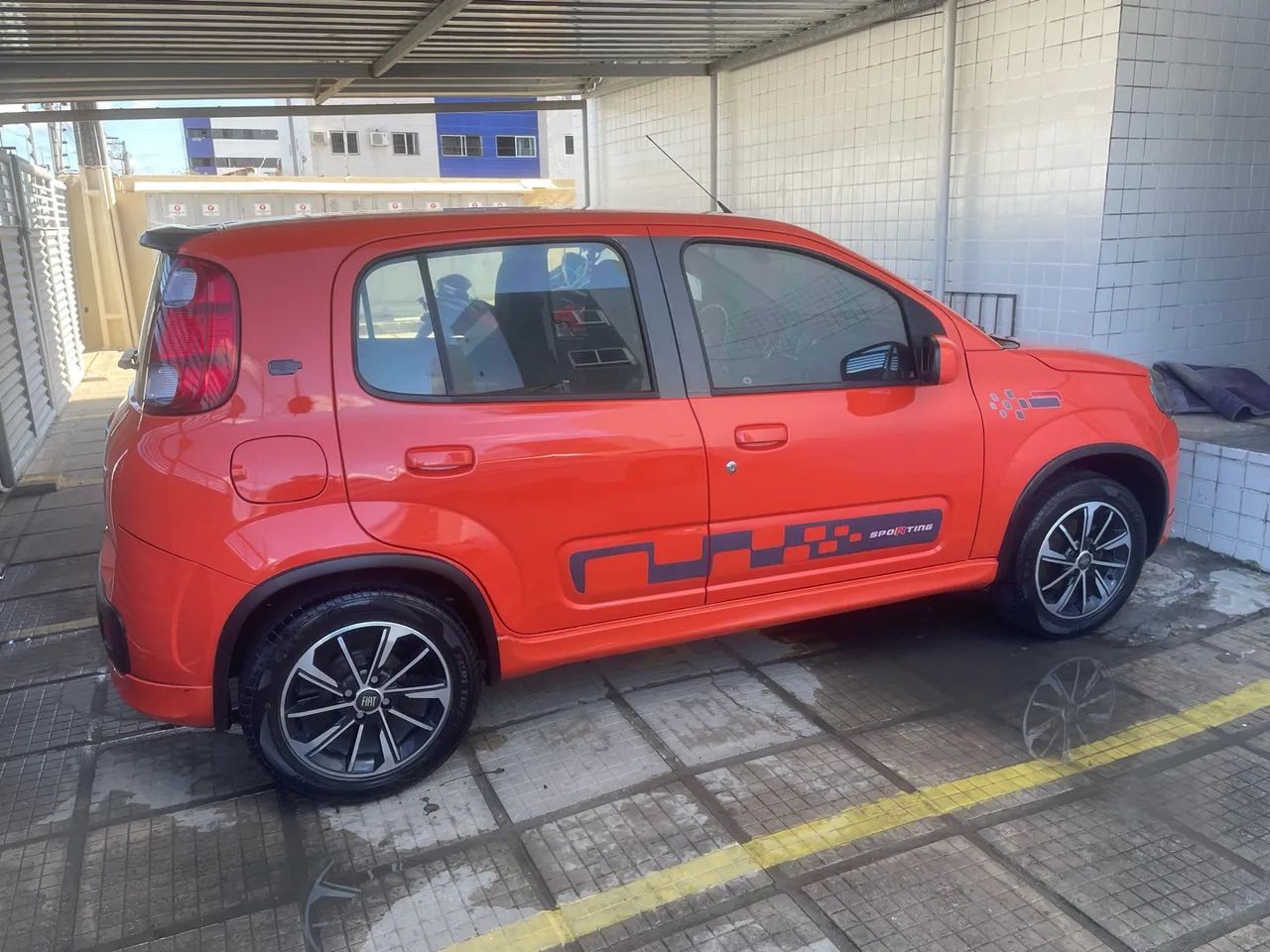 Fiat Uno Sporting 1.4 EVO Fire Flex 8V 4P 2012 - Foto 2