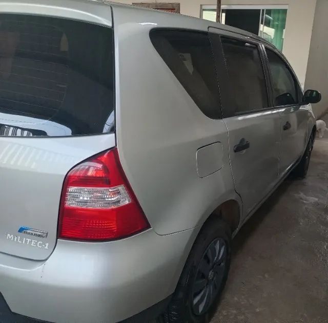 Nissan Livina LIVINA 1.6 16V Flex Fuel 5p 2010