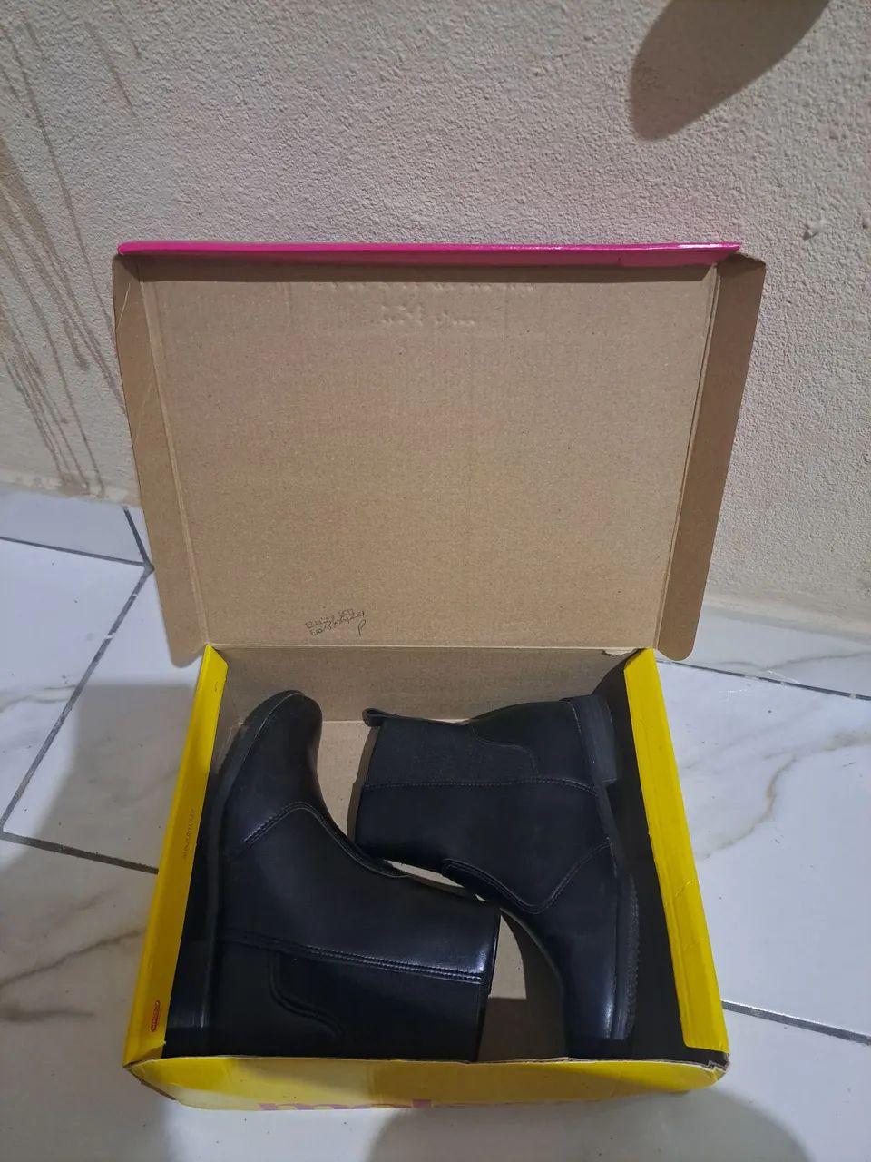 Botas da molecada (número 35) - Foto 2