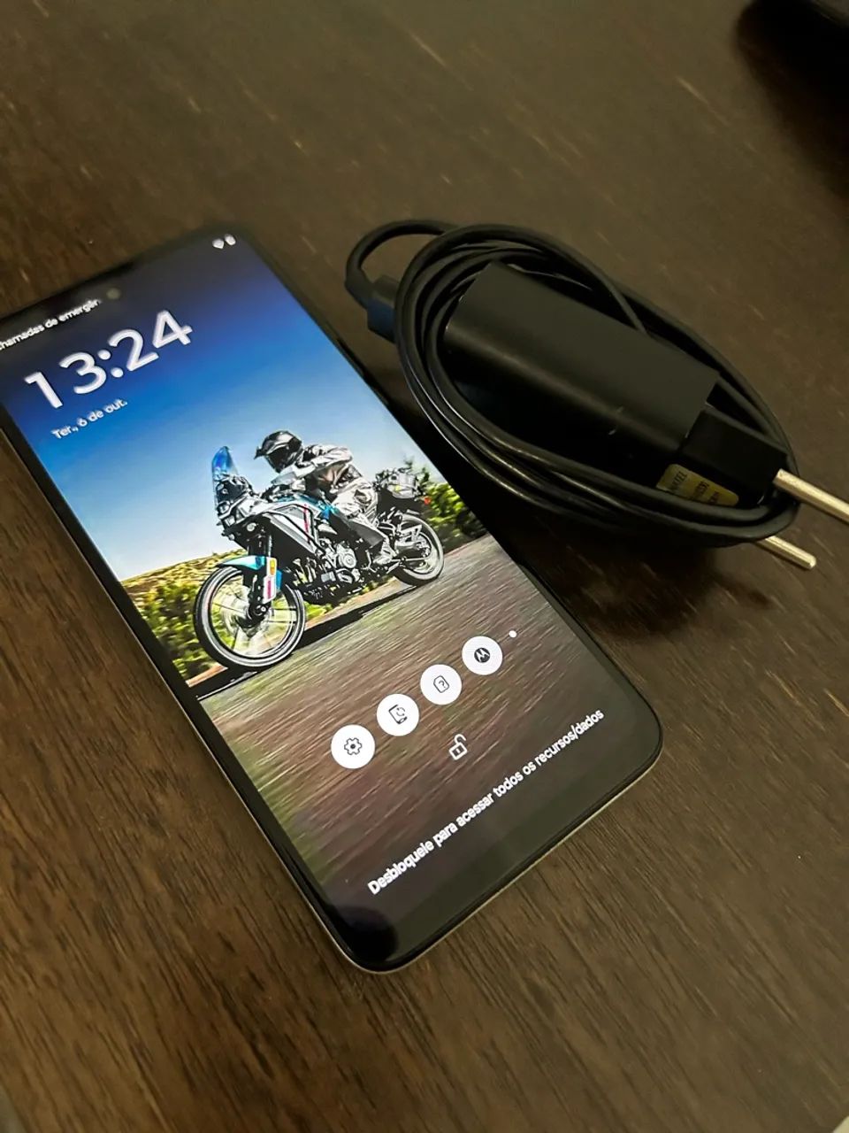 Celular Moto G34 com carregador 