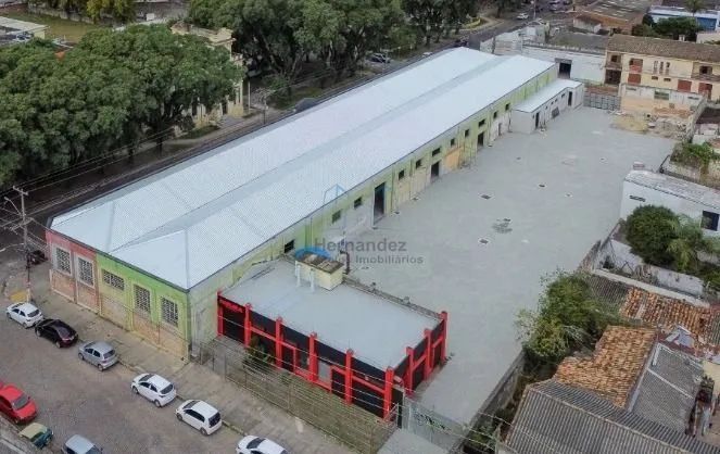 PRÉDIO COMERCIAL DE GRANDE PORTE  AMPLO, VERSÁTIL E EM REFORMA