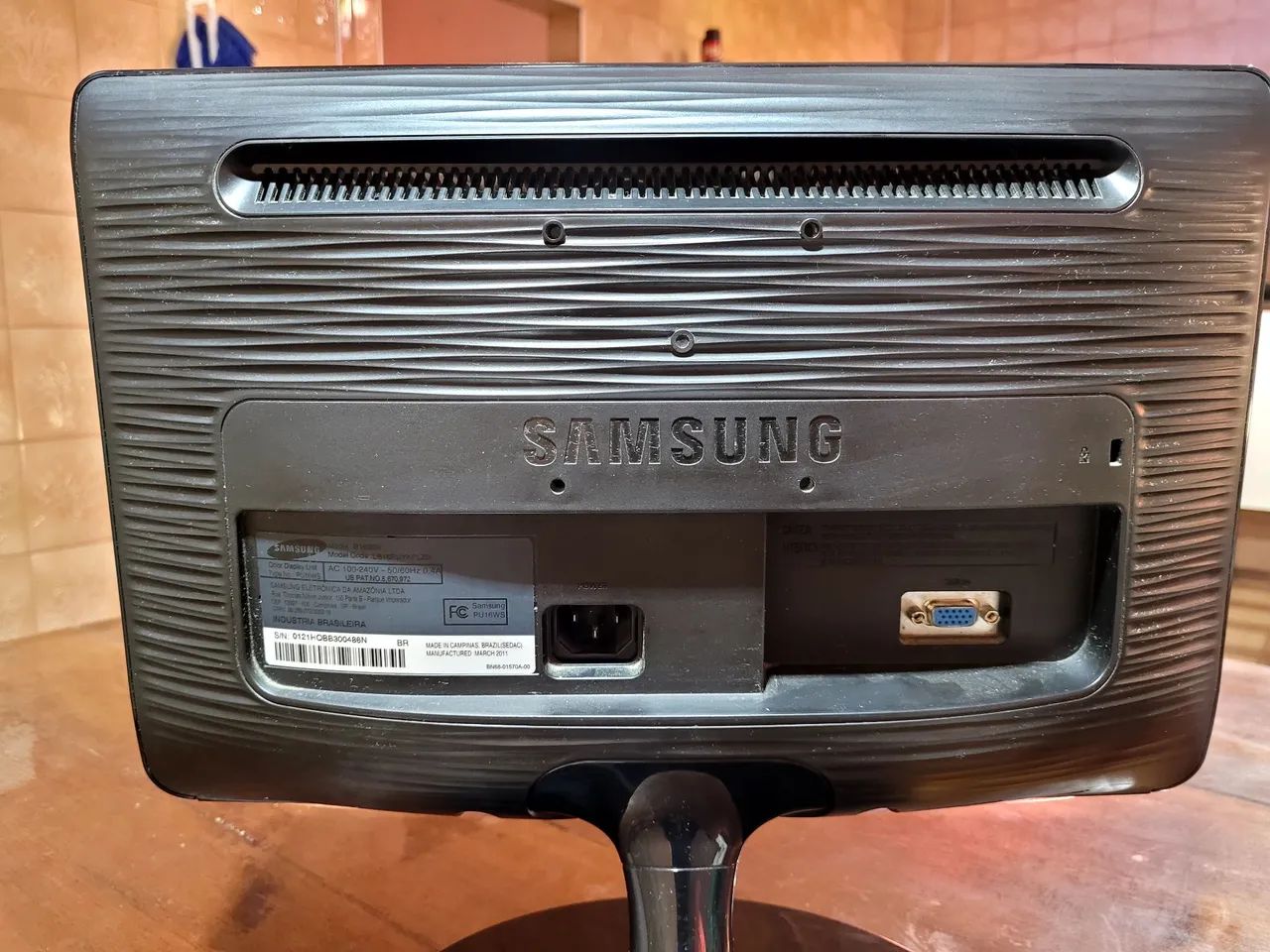 Monitor Samsung modelo B1630N, 15,6 polegadas, preto. - Foto 2