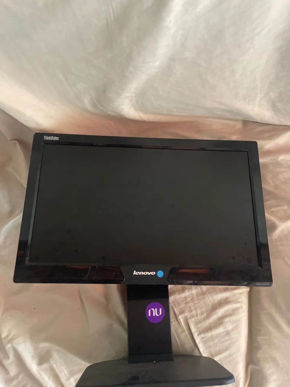 Monitor Lenovo 