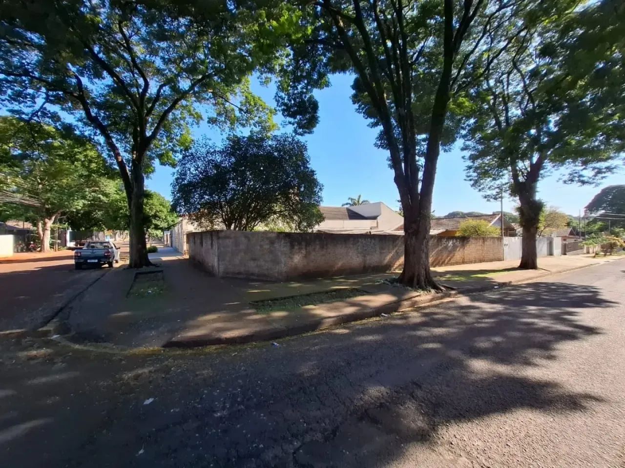 Terreno de esquina com 525 m² Vila Morangueira em Maringá -PR. - Foto 2