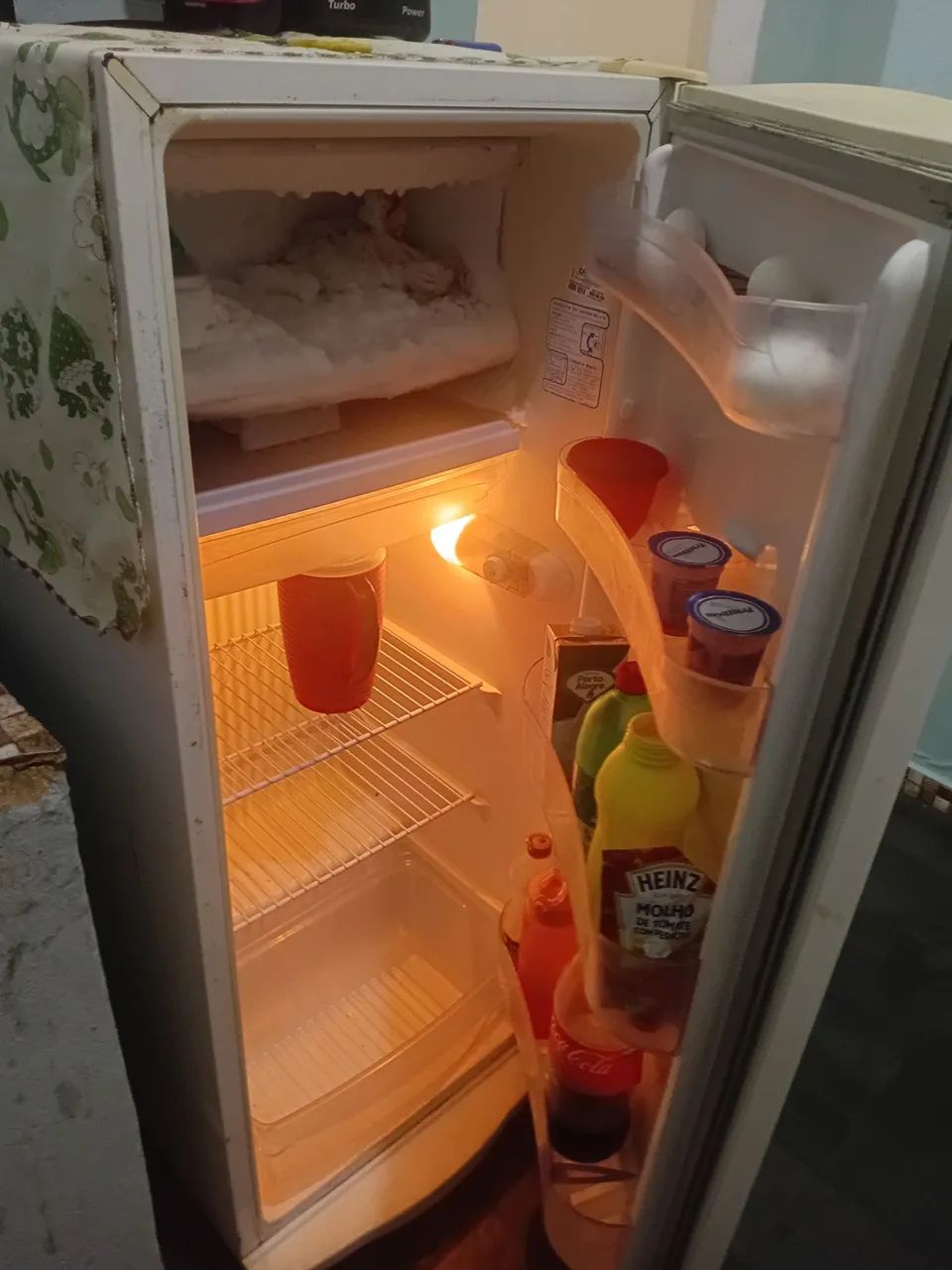 VENDO GELADEIRA E FOGÃO 700 REAIS OS DOIS  - Foto 3