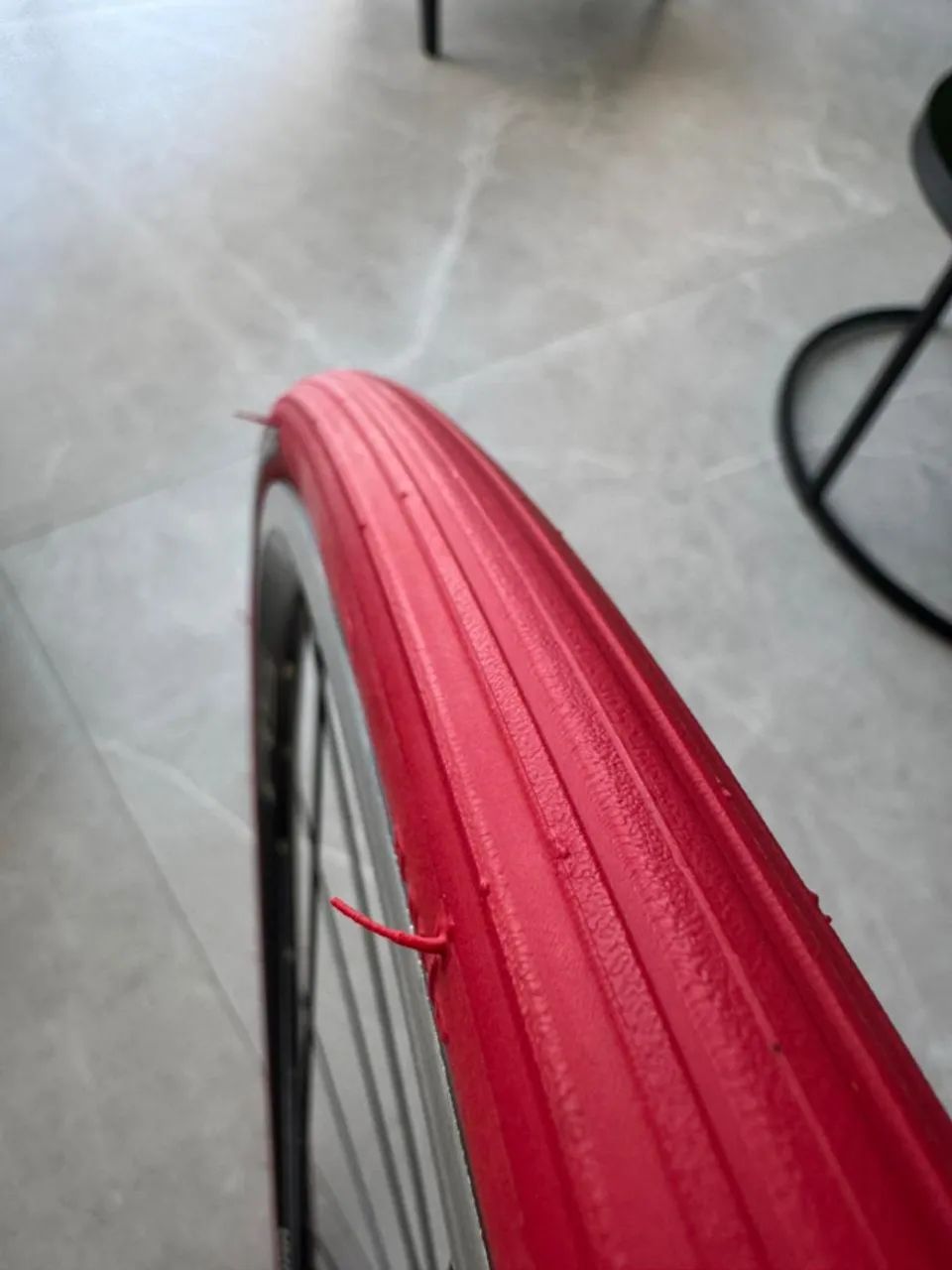 Roda para Bicicleta(Traseira Shimano RS 010) + Pneu Vittoria para treino no rolo 700x23 - Foto 4