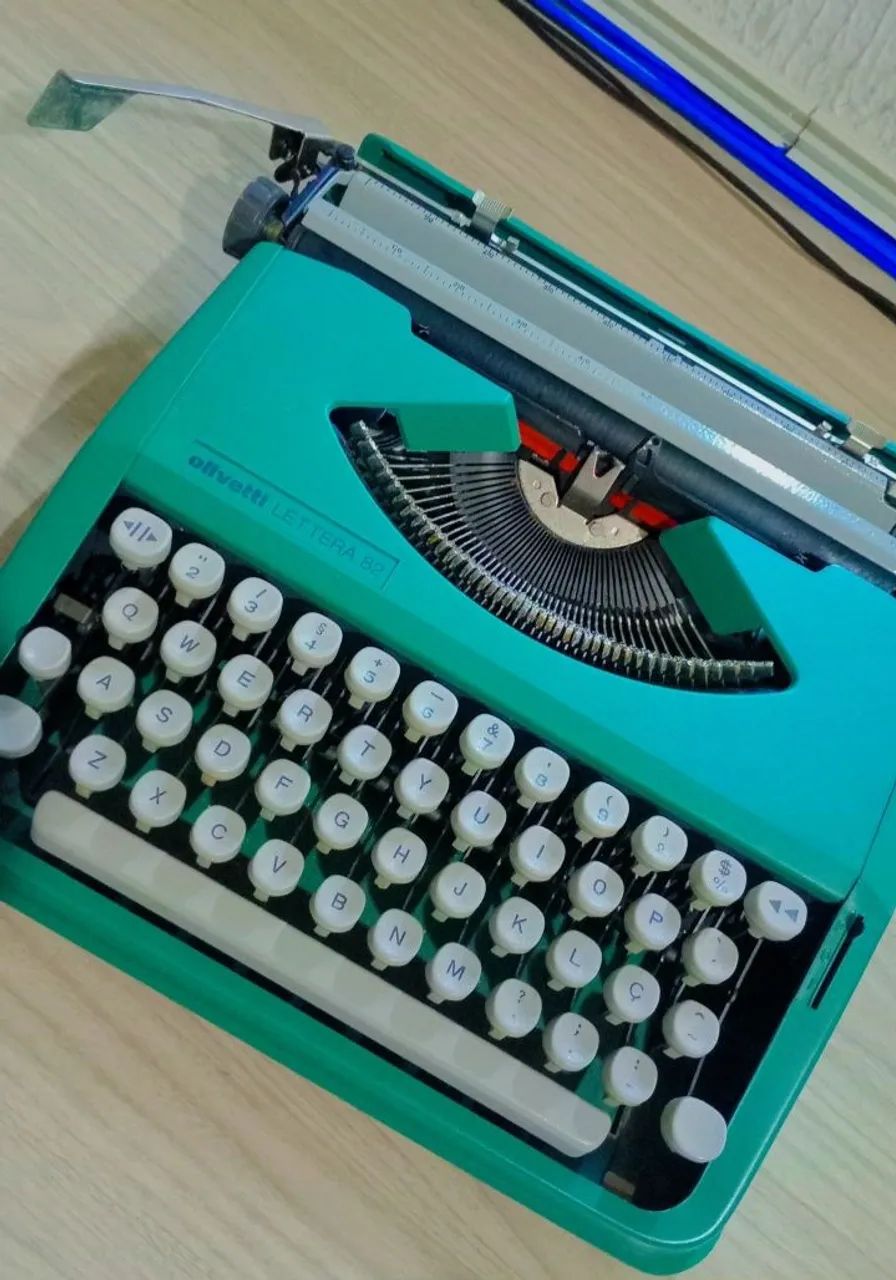 Máquina datilografar lettera 82