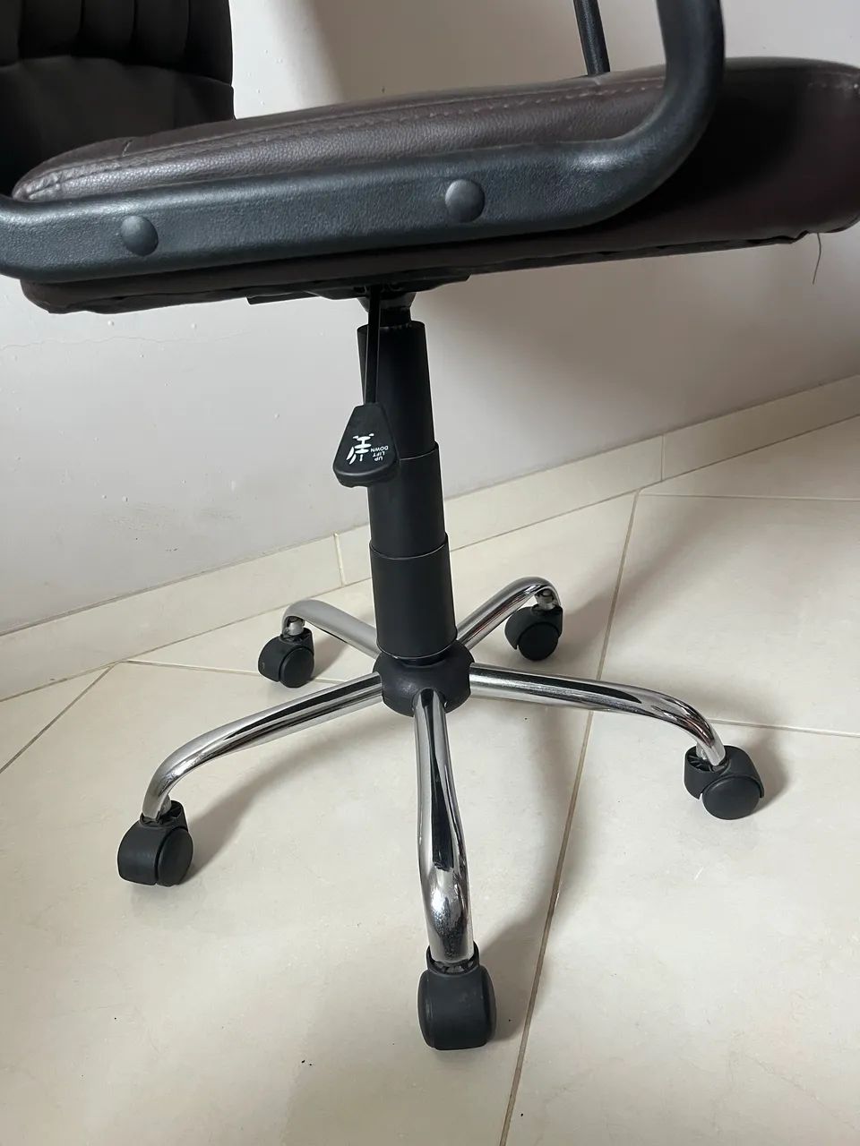 Cadeira para escritório - Marrom - Foto 4