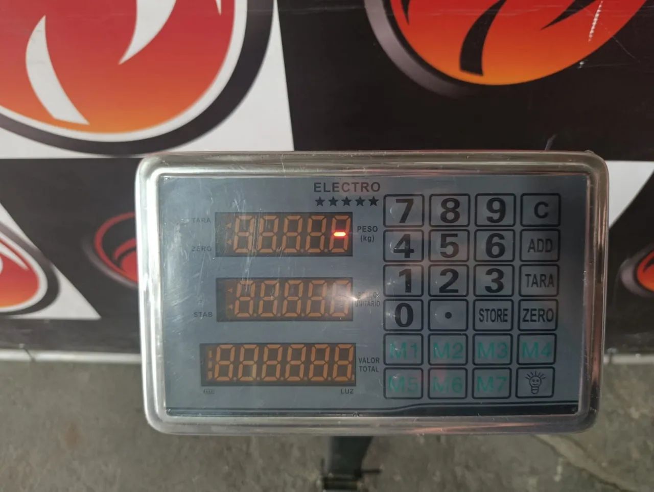 Balança industrial de plataforma com capacidade para 400 kg usada estado de nova  - Foto 2