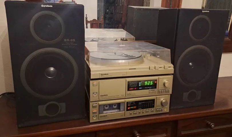 Conjunto Gradiente DS20, toca discos, receiver, tape deck e caixas , tudo funcionando