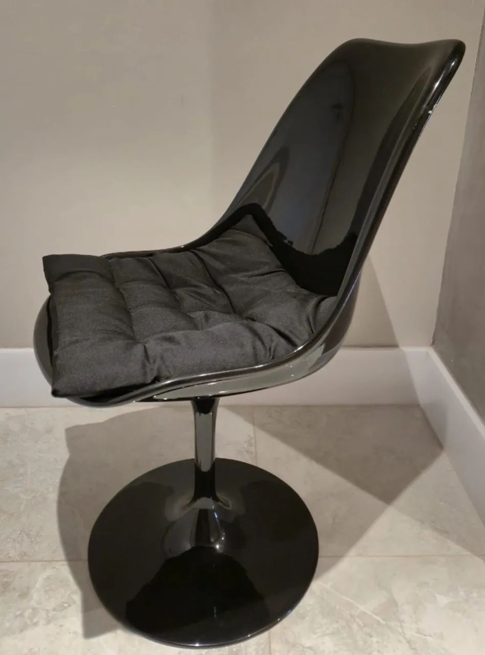 Mesa redonda + 2 cadeiras / Ideal para varanda ou ambiente interno. - Foto 4
