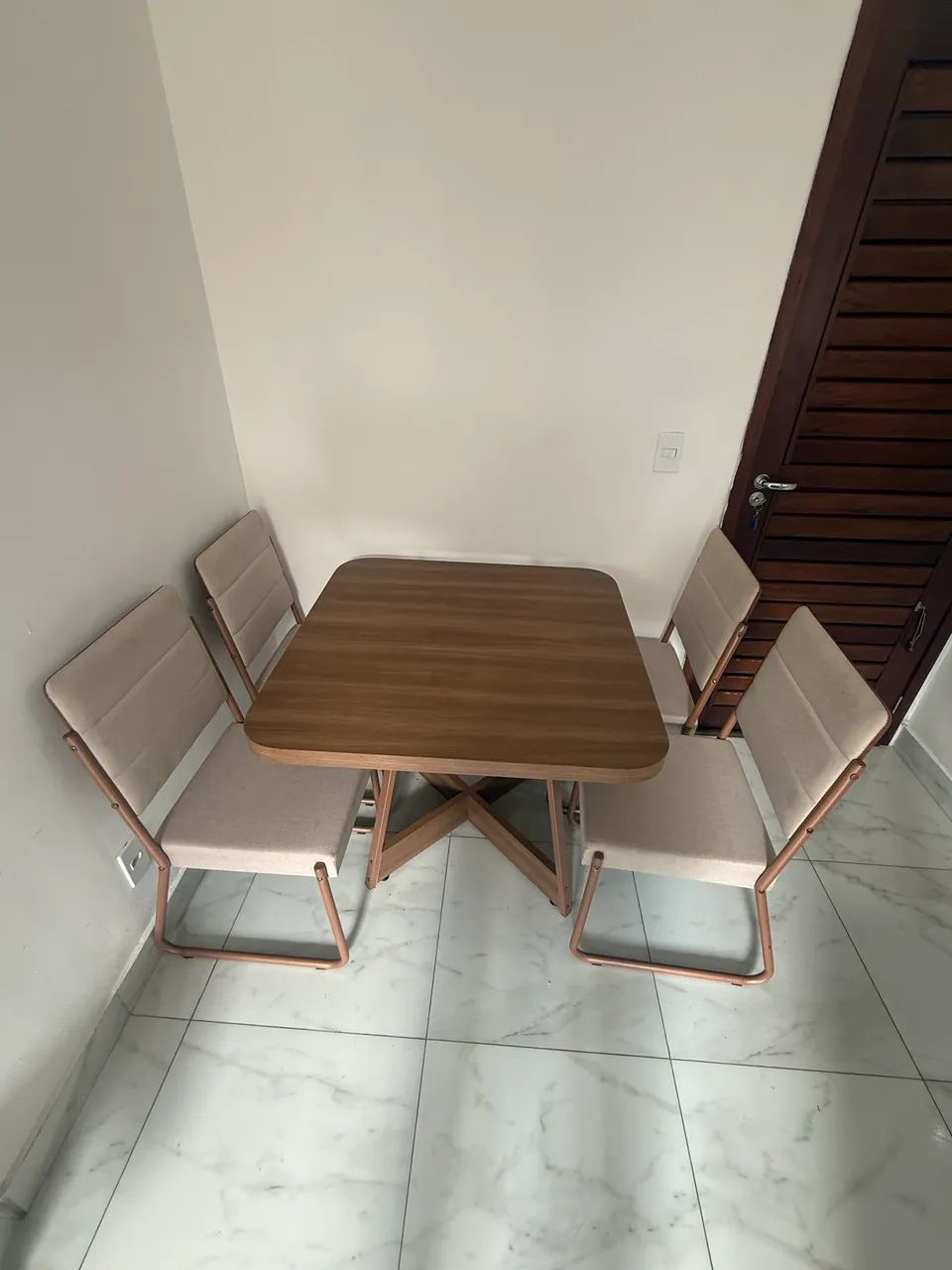 Mesa de jantar 4 lugares com cadeiras - Foto 2