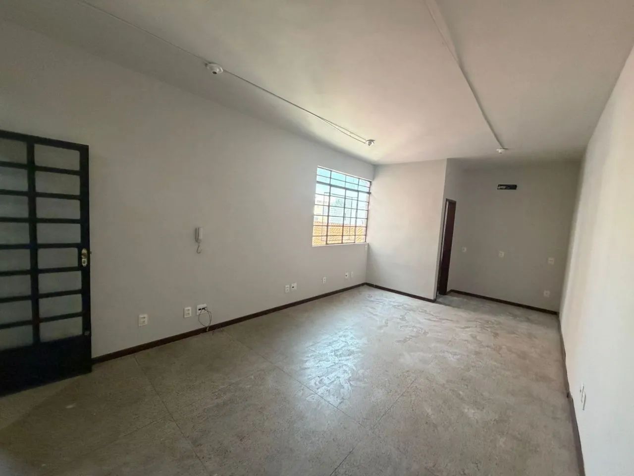 SALA COMERCIAL DE 25M² COM 1 VAGA DE GARAGEM. ÓTIMA LOCALIZAÇÃO! - Foto 2