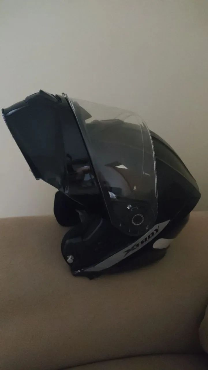 Capacete Xtroy com Queixeira e Óculos de Proteção UV - Foto 4