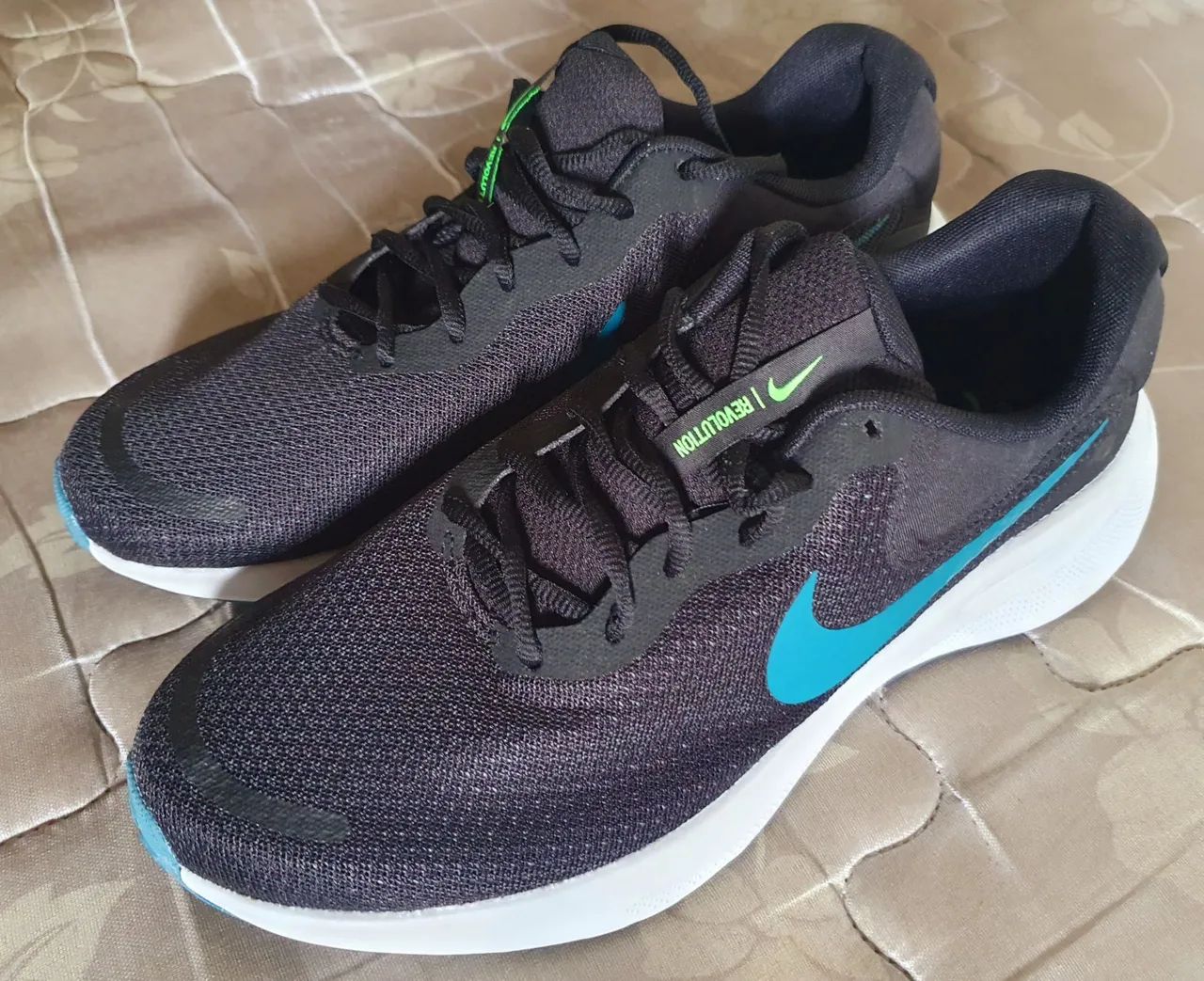 Tênis Nike Revolution 7