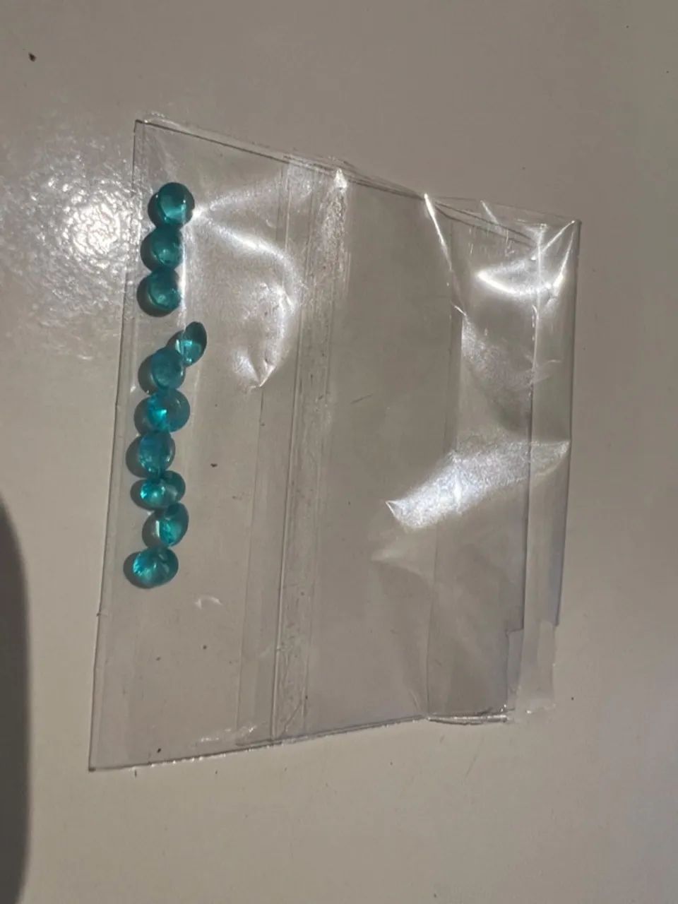 kit com 10 zirconeas azuladas