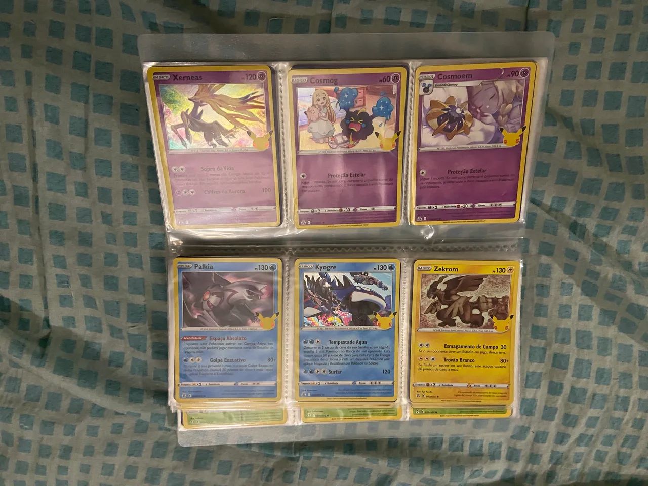 Lata com 120 cartas Pokémon  - Foto 2