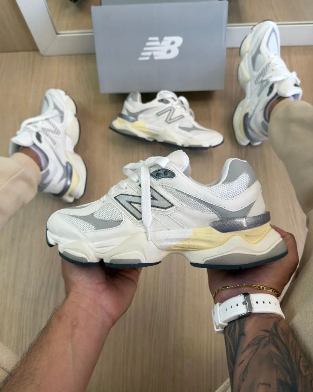 New Balance 9060 Off/White Couro Unissex 