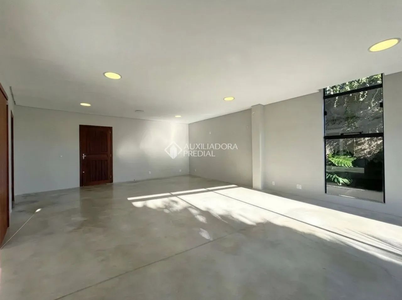 Casa Comercial com Excelente Visibilidade e 6 Vagas no Rio Tavares - Foto 5