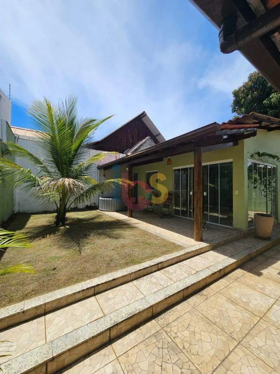 ALUGO CASA COM 4/4 EM ILHÉUS