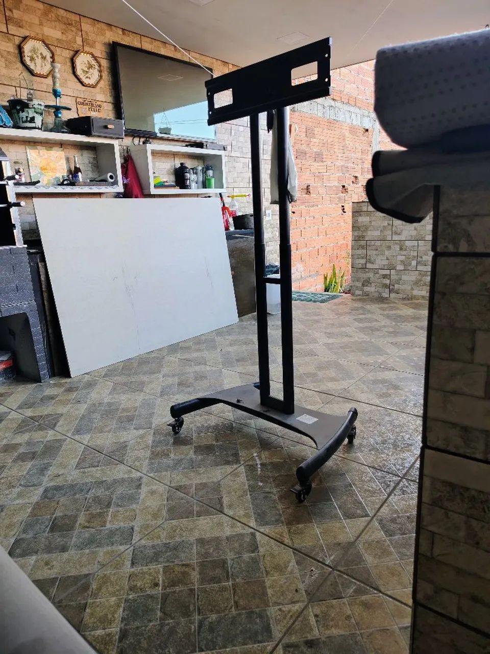 Suporte de tv de chão para até 70 polegadas  - Foto 2