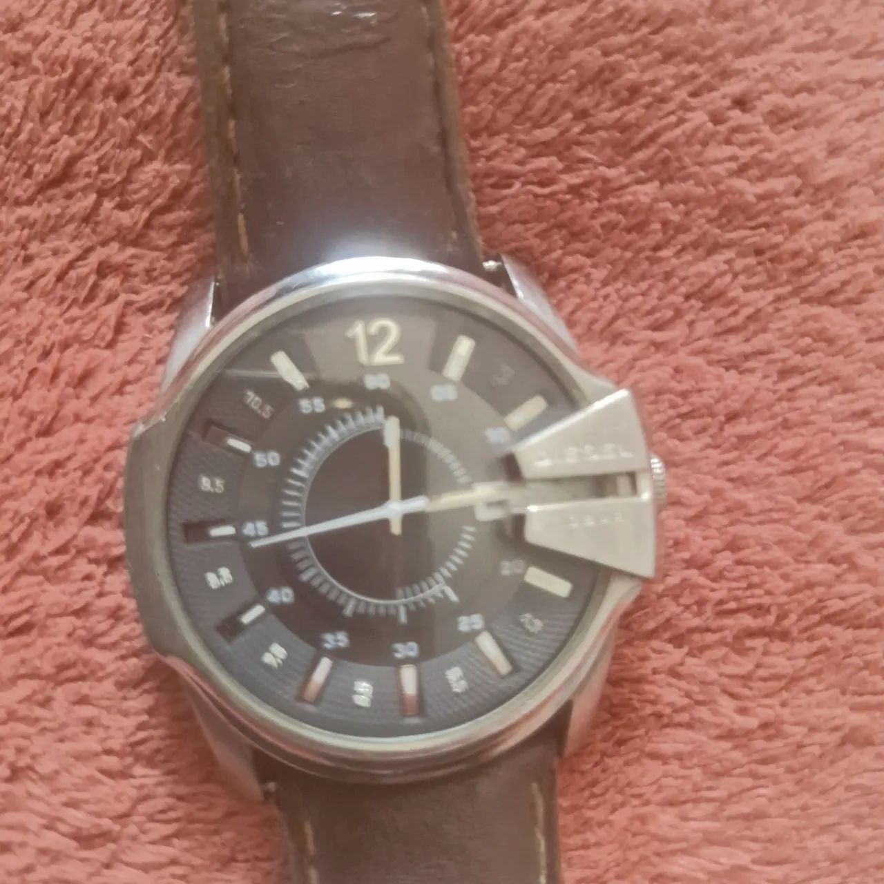 Relógio diesel original sem bateria e precisando trocar pulseira - Foto 4