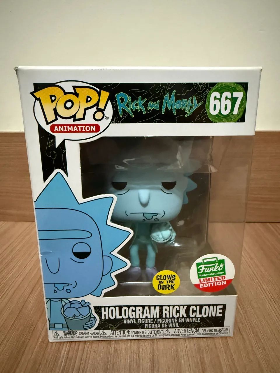 Funko Pop! Hologram Rick Clone #667 - Foto 2