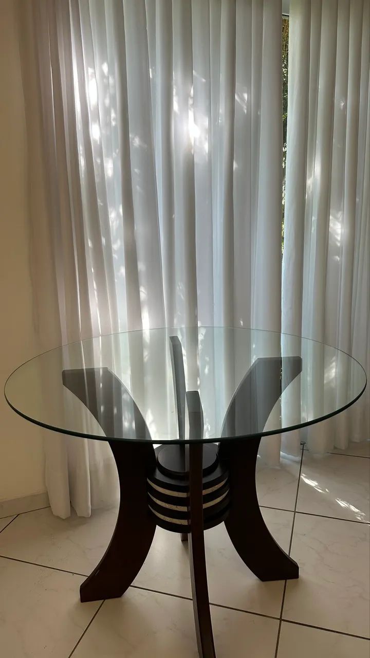 Mesa de vidro redonda com apoio em madeira - Foto 2